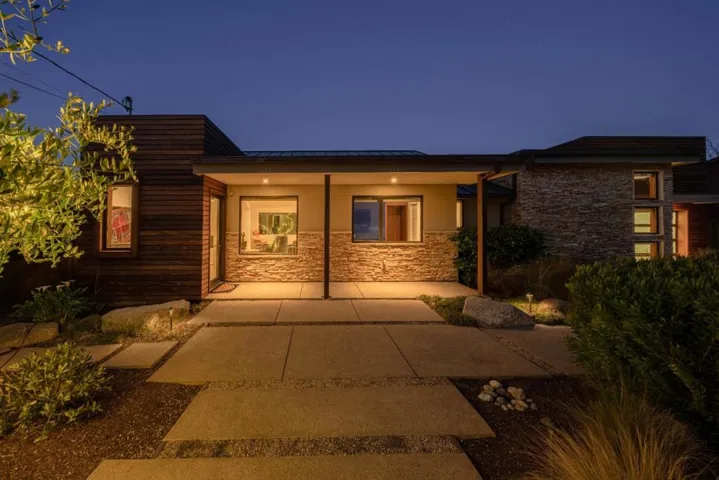 1142 Crest Avenue, Pacific Grove, California 93950