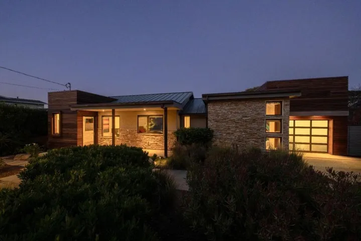 1142 Crest Avenue, Pacific Grove, California 93950