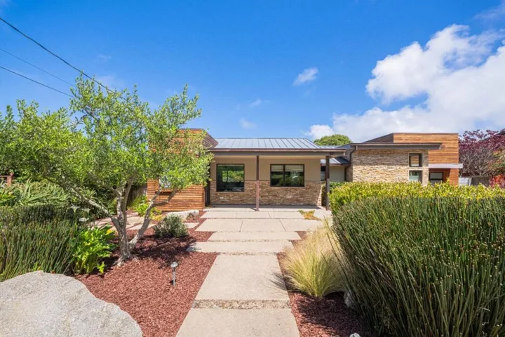 1142 Crest Avenue, Pacific Grove, California 93950