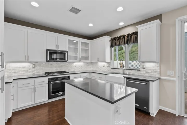 28623 Silverking Trail, Saugus, California 91390