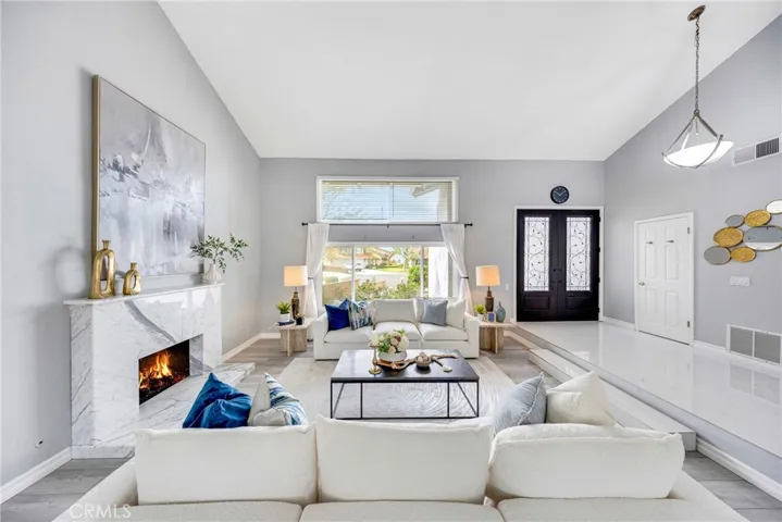 960 S Joliet Cir, Anaheim Hills, California 92807