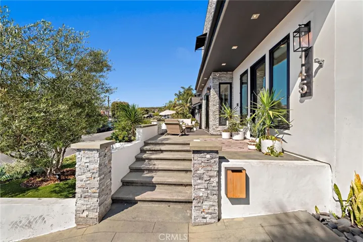 145 W Avenida Cadiz, San Clemente, California 92672