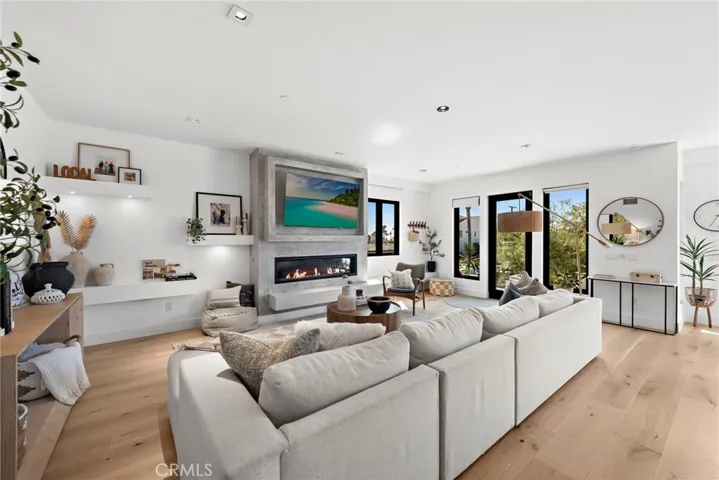145 W Avenida Cadiz, San Clemente, California 92672