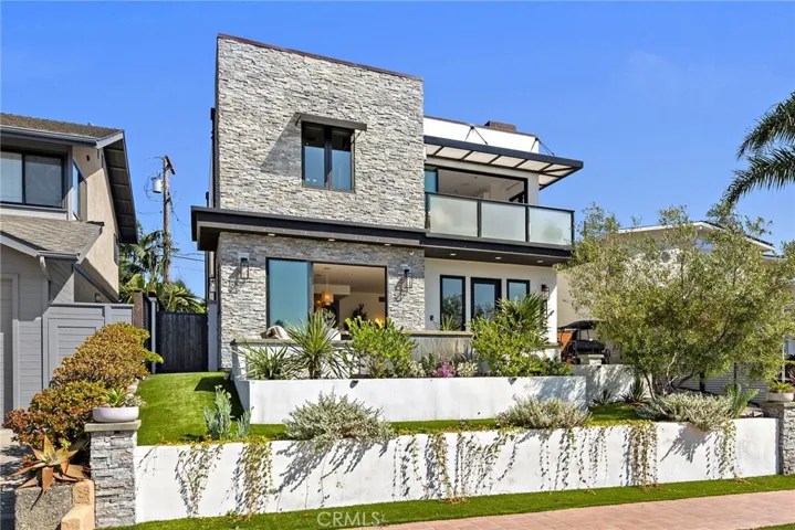 145 W Avenida Cadiz, San Clemente, California 92672
