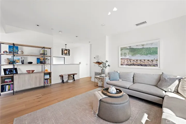Upstairs loft/Bonus/Office