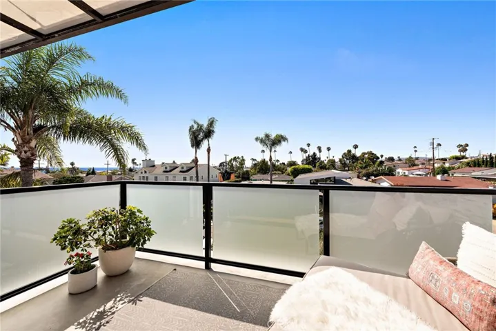 145 W Avenida Cadiz, San Clemente, California 92672