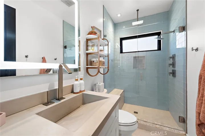 Upper Level Bath