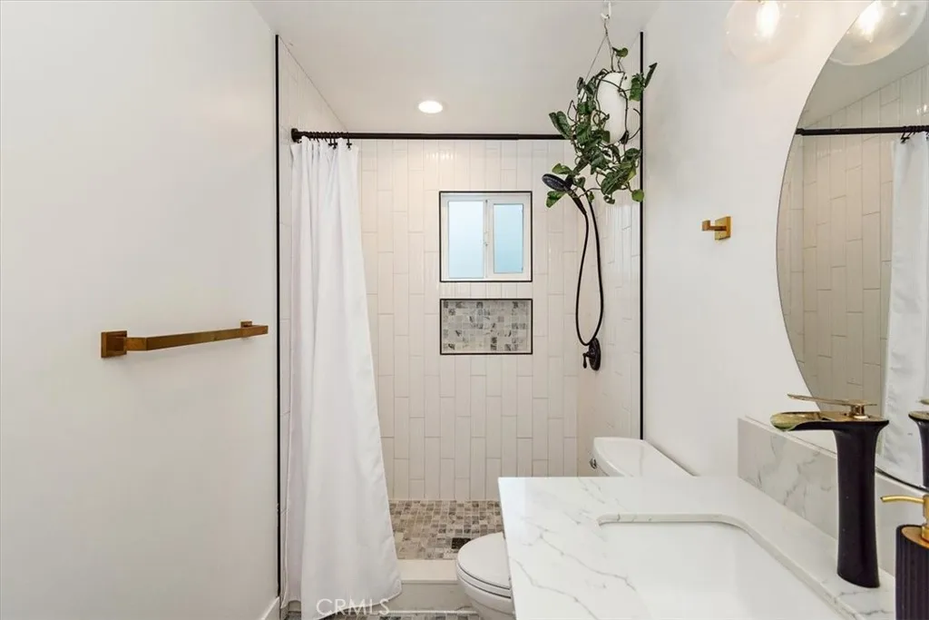 6567 5th Avenue, Los Angeles, California 90043 home-pic-25