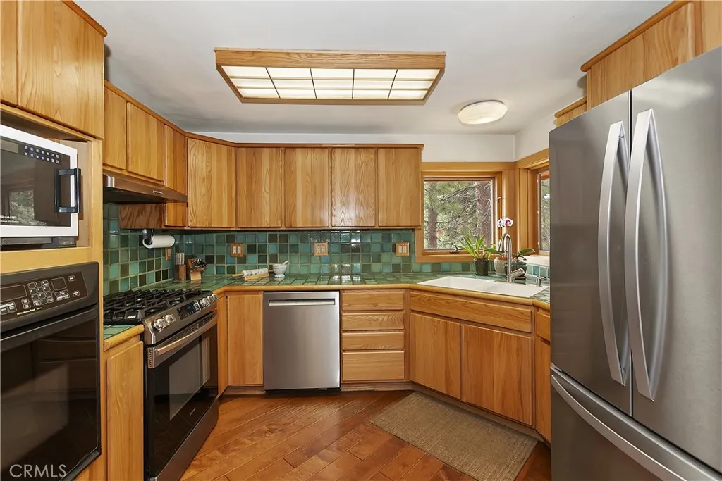39128 North Shore, Fawnskin, California 92333 home-pic-23