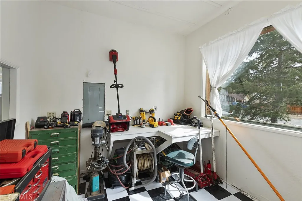 39128 North Shore, Fawnskin, California 92333 home-pic-56