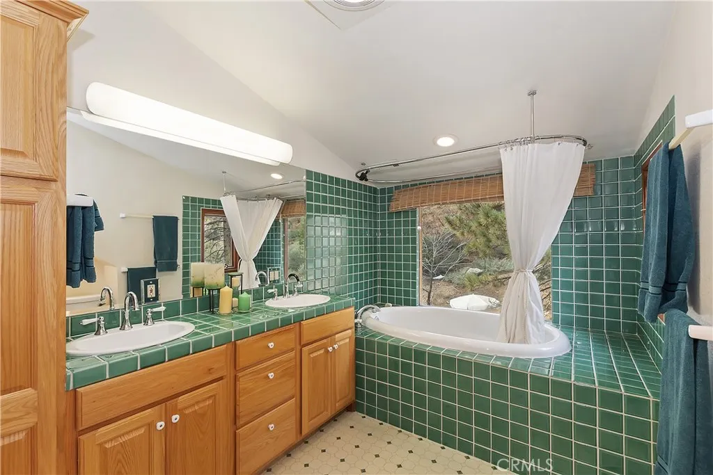 39128 North Shore, Fawnskin, California 92333 home-pic-35