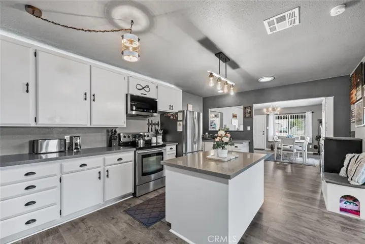 41636 50th Street W, Lancaster, California 93536