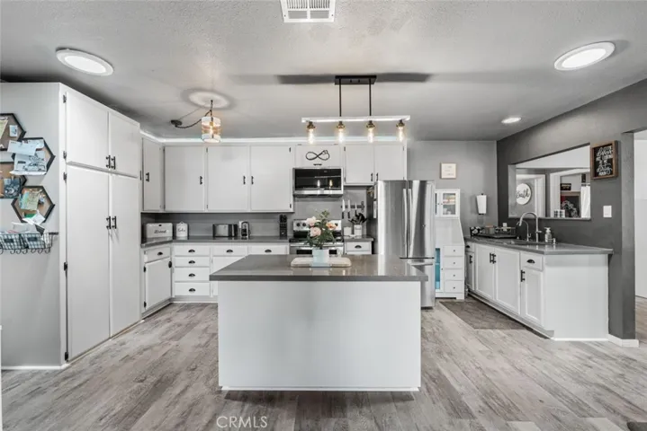 41636 50th Street W, Lancaster, California 93536