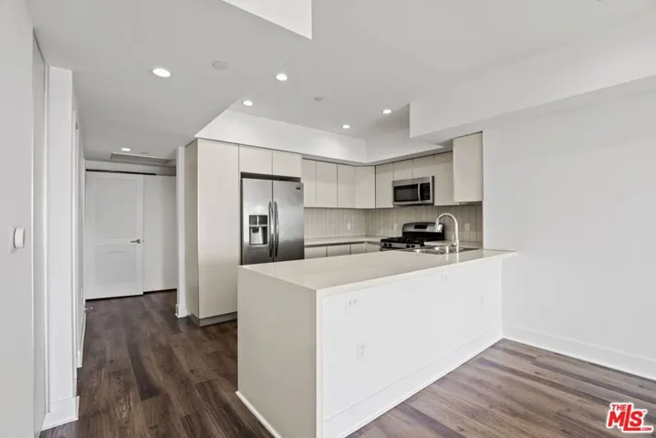 1233 Westgate 306, Los Angeles, California 90025