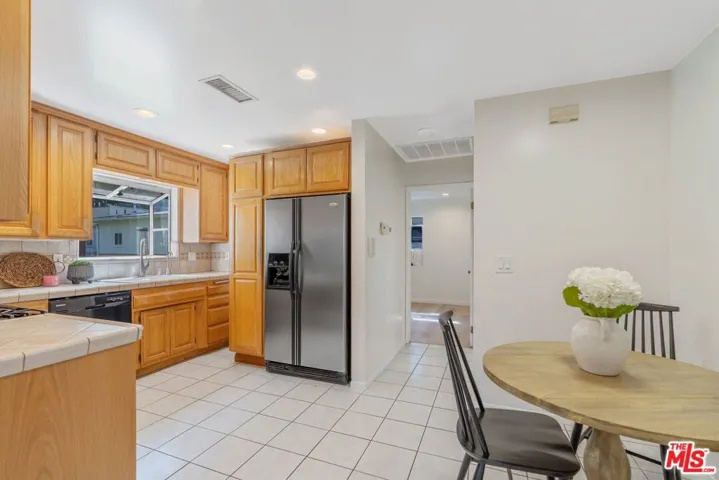 5648 Gentry Avenue, Valley Village, California 91607
