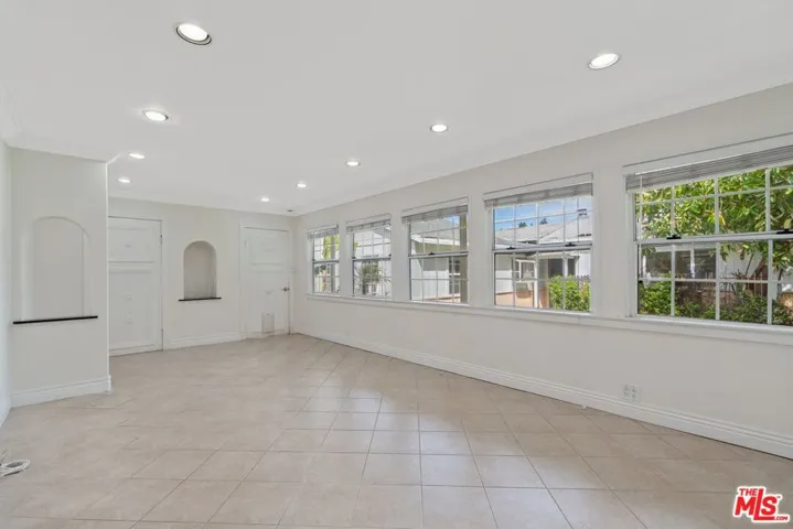 5648 Gentry Avenue, Valley Village, California 91607