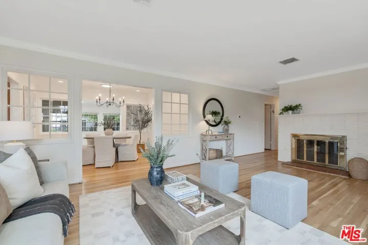 5648 Gentry Avenue, Valley Village, California 91607