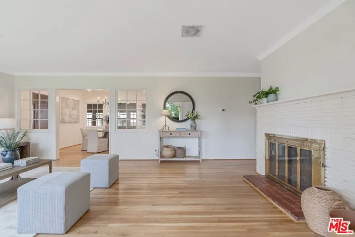 5648 Gentry Avenue, Valley Village, California 91607
