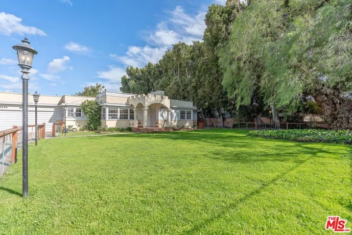 5648 Gentry Avenue, Valley Village, California 91607