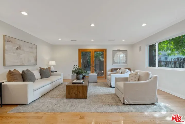 5648 Gentry Avenue, Valley Village, California 91607