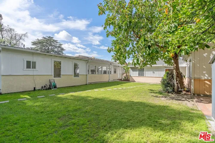 5648 Gentry Avenue, Valley Village, California 91607