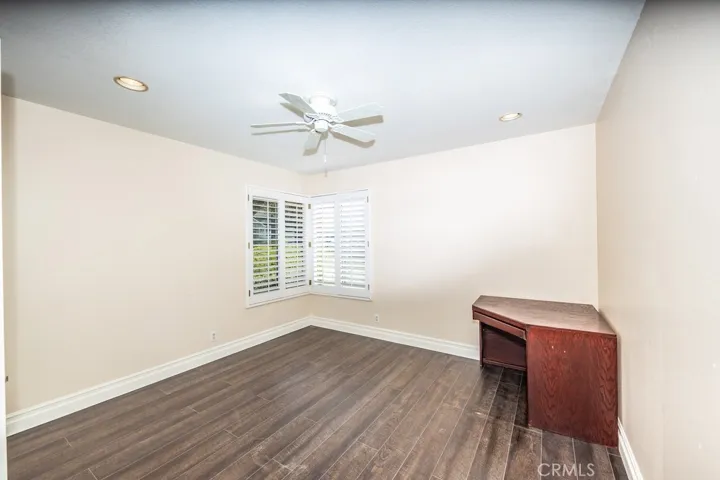 Downstairs bedroom.
