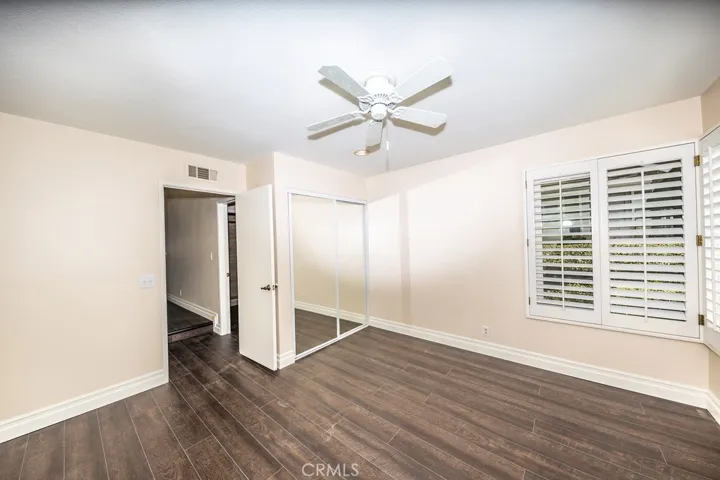 Downstairs bedroom.