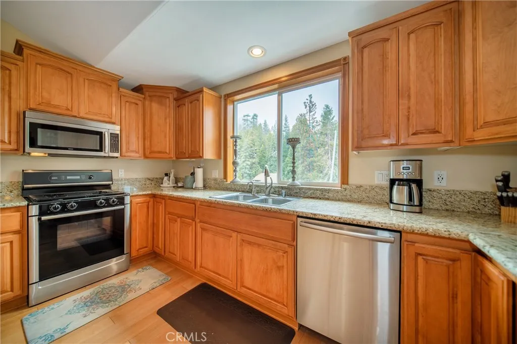 27391 Cottonwood Lane, Lake Arrowhead, California 92352 home-pic-7