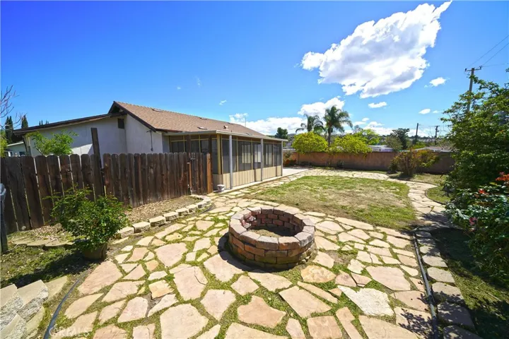 19200 Ranier Street, Canyon Country, California 91351