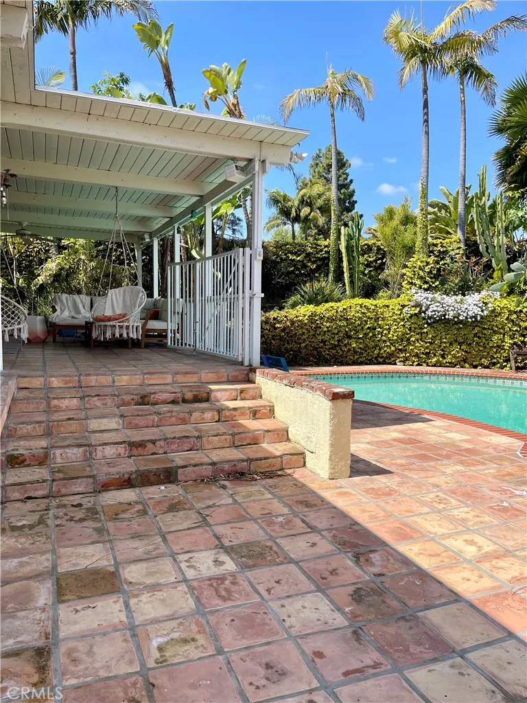 2109 Avenida Aprenda, Rancho Palos Verdes, California 90275 home-pic-17