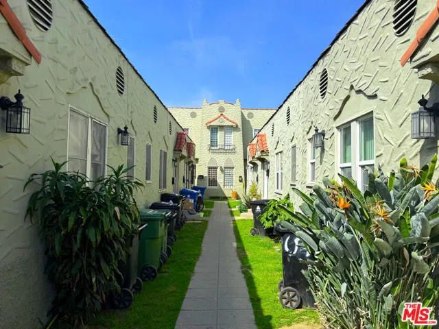 1205 S Mariposa Avenue, Los Angeles, California 90006