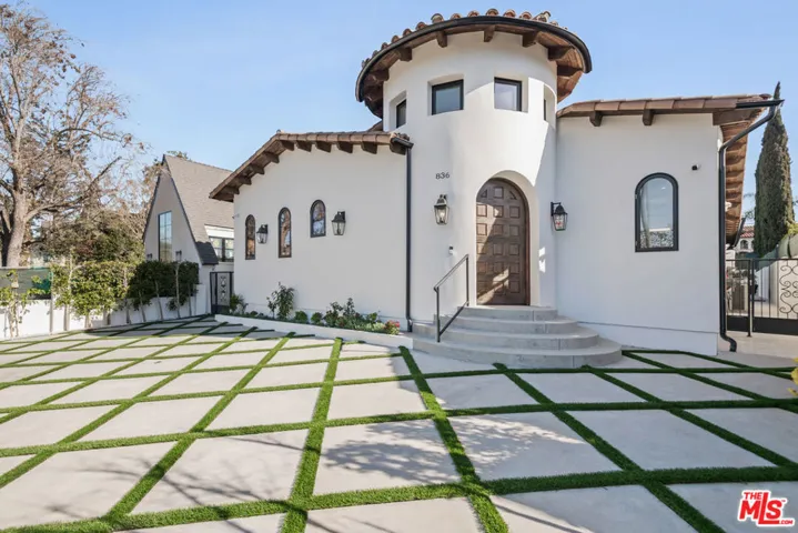 836 S Muirfield Road, Los Angeles, California 90005