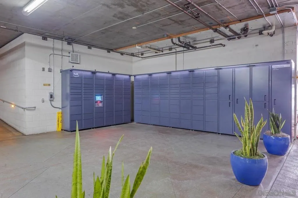 425 W Beech St 720, San Diego, California 92101 home-pic-14