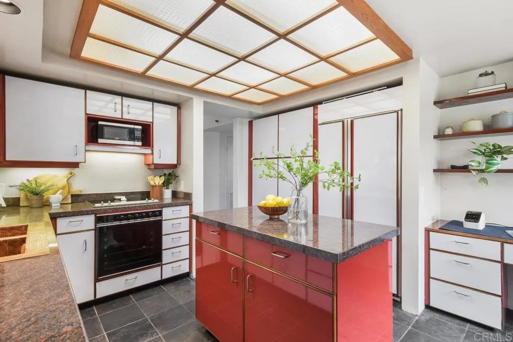 230 W Laurel Street 506, San Diego, California 92101 home-pic-12