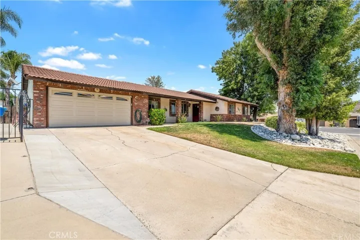 30028 Mayflower Drive, Canyon Lake, California 92587
