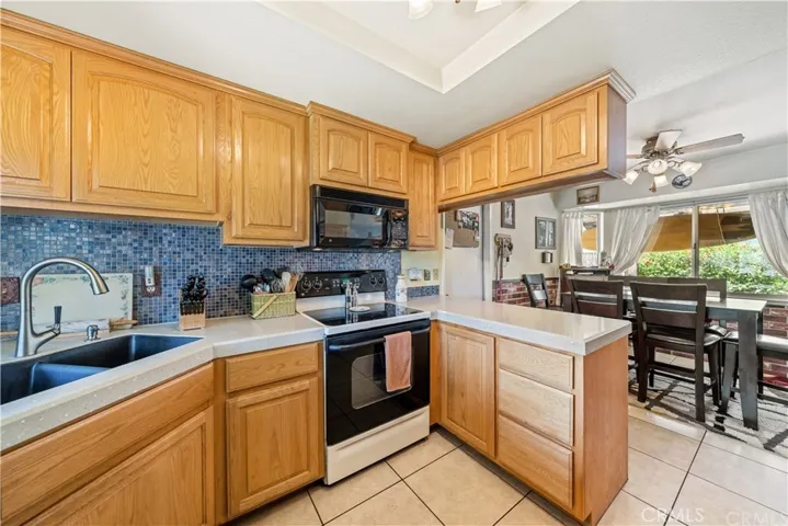 30028 Mayflower Drive, Canyon Lake, California 92587