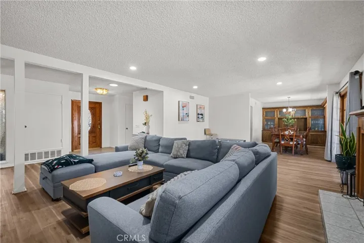 1653 W Avenue L, Lancaster, California 93534
