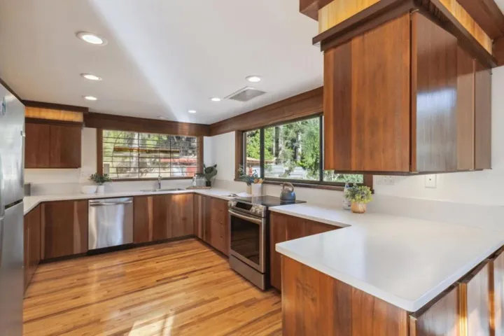 50 Rustic Lane, Santa Cruz, California 95060