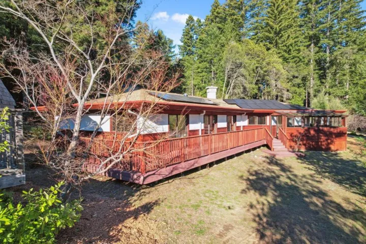 50 Rustic Lane, Santa Cruz, California 95060