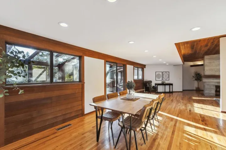 50 Rustic Lane, Santa Cruz, California 95060