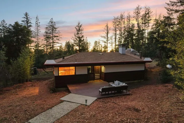 50 Rustic Lane, Santa Cruz, California 95060