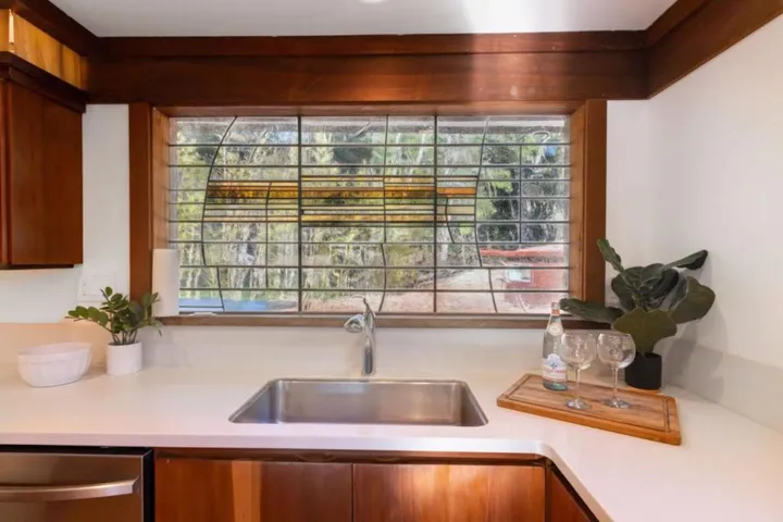 50 Rustic Lane, Santa Cruz, California 95060