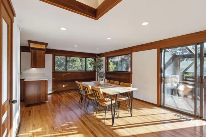 50 Rustic Lane, Santa Cruz, California 95060