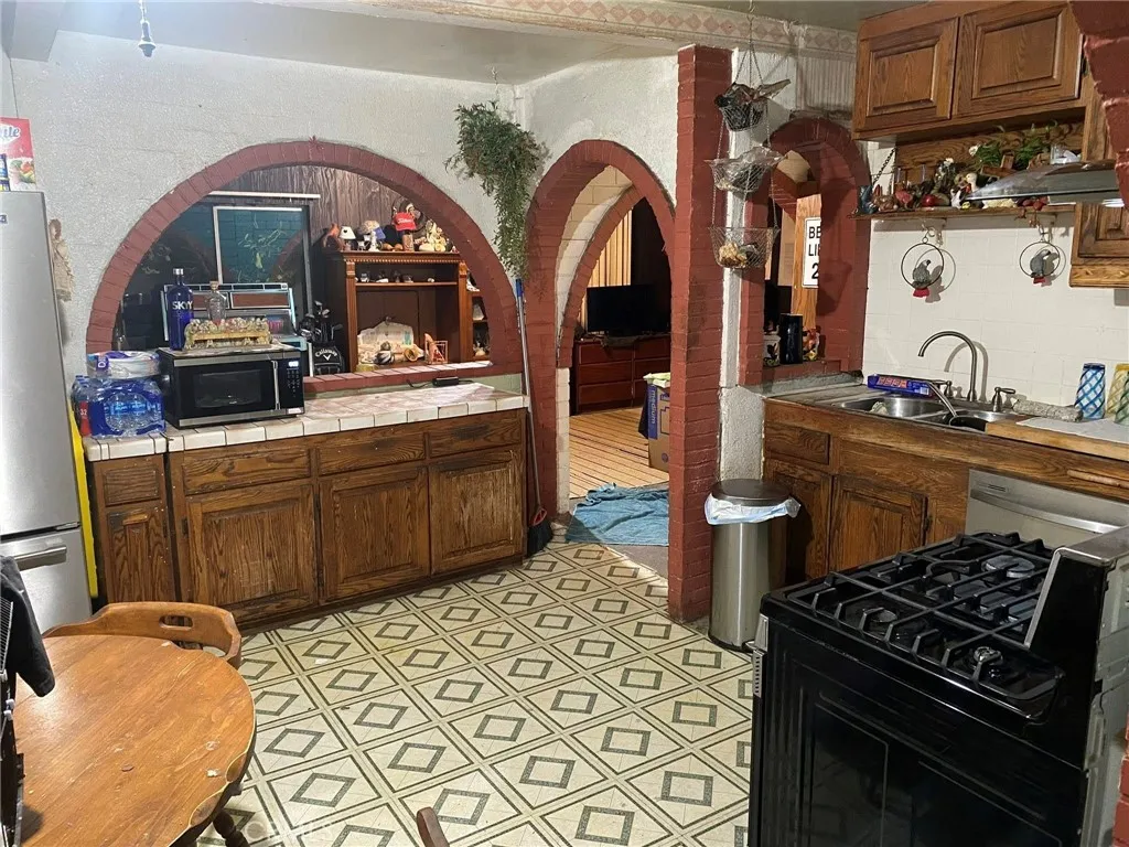 21337 Archibald Avenue, Carson, California 90745 home-pic-8