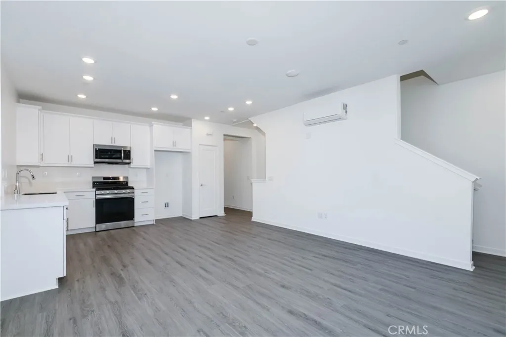 667 Limoncello Lane, Covina, California 91723 home-pic-9