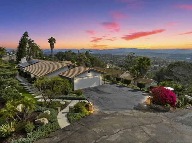 1150 Via Privada, Escondido, California 92029