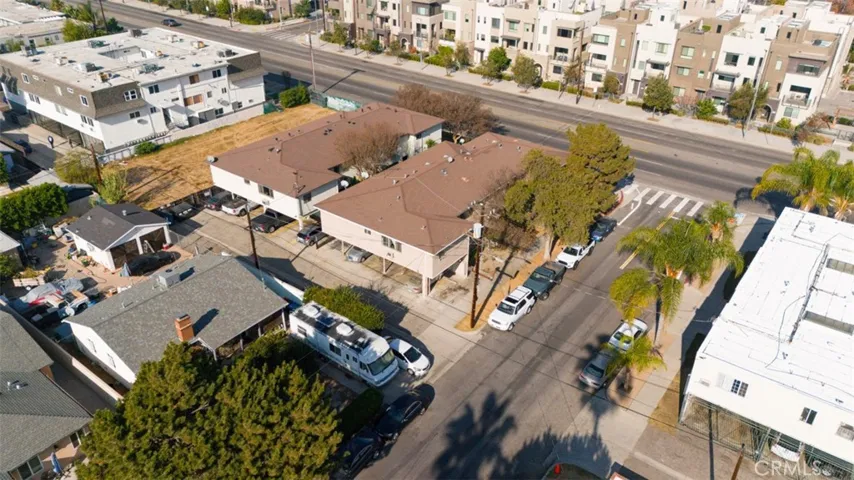 13136 Victory Boulevard, Van Nuys, California 91401