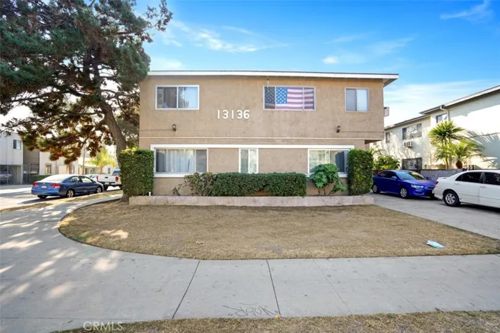 13136 Victory Boulevard, Van Nuys, California 91401