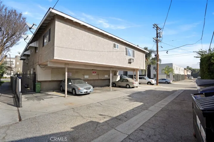 13136 Victory Boulevard, Van Nuys, California 91401