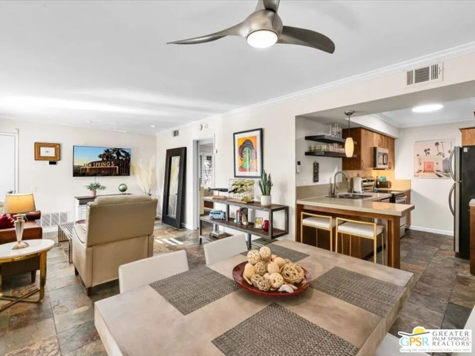 351 N Hermosa Drive 5d1, Palm Springs, California 92262 home-pic-3